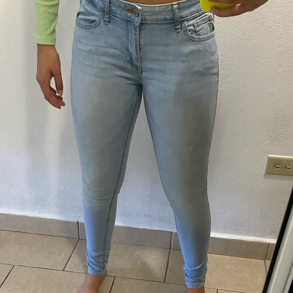 Hollister blue jeans!! Worn once
